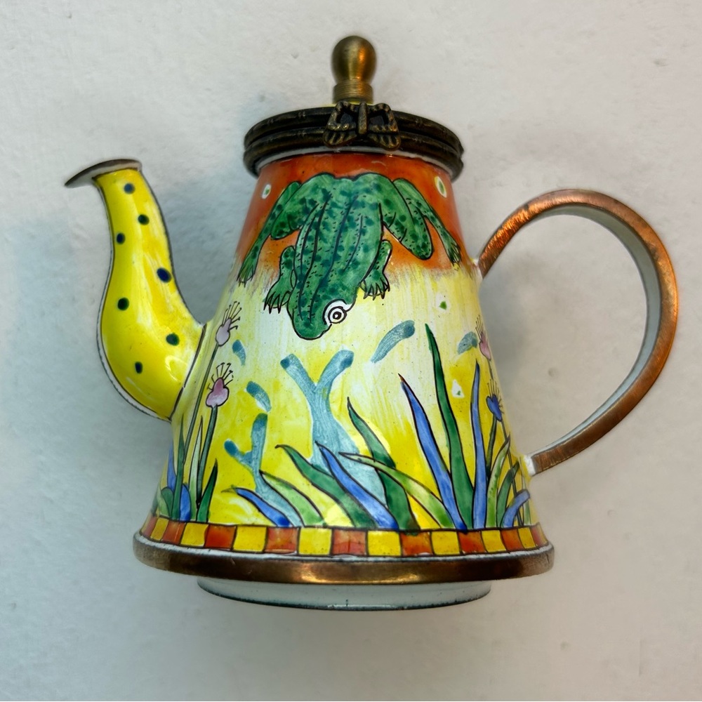 Vintage Kelvin Chen enamel yellow/green frog mini teapot signed Certificate #315